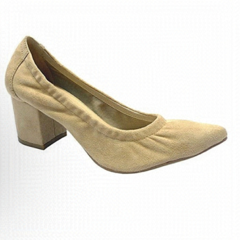 Wild Diva beige Peta Pump Size 7.5